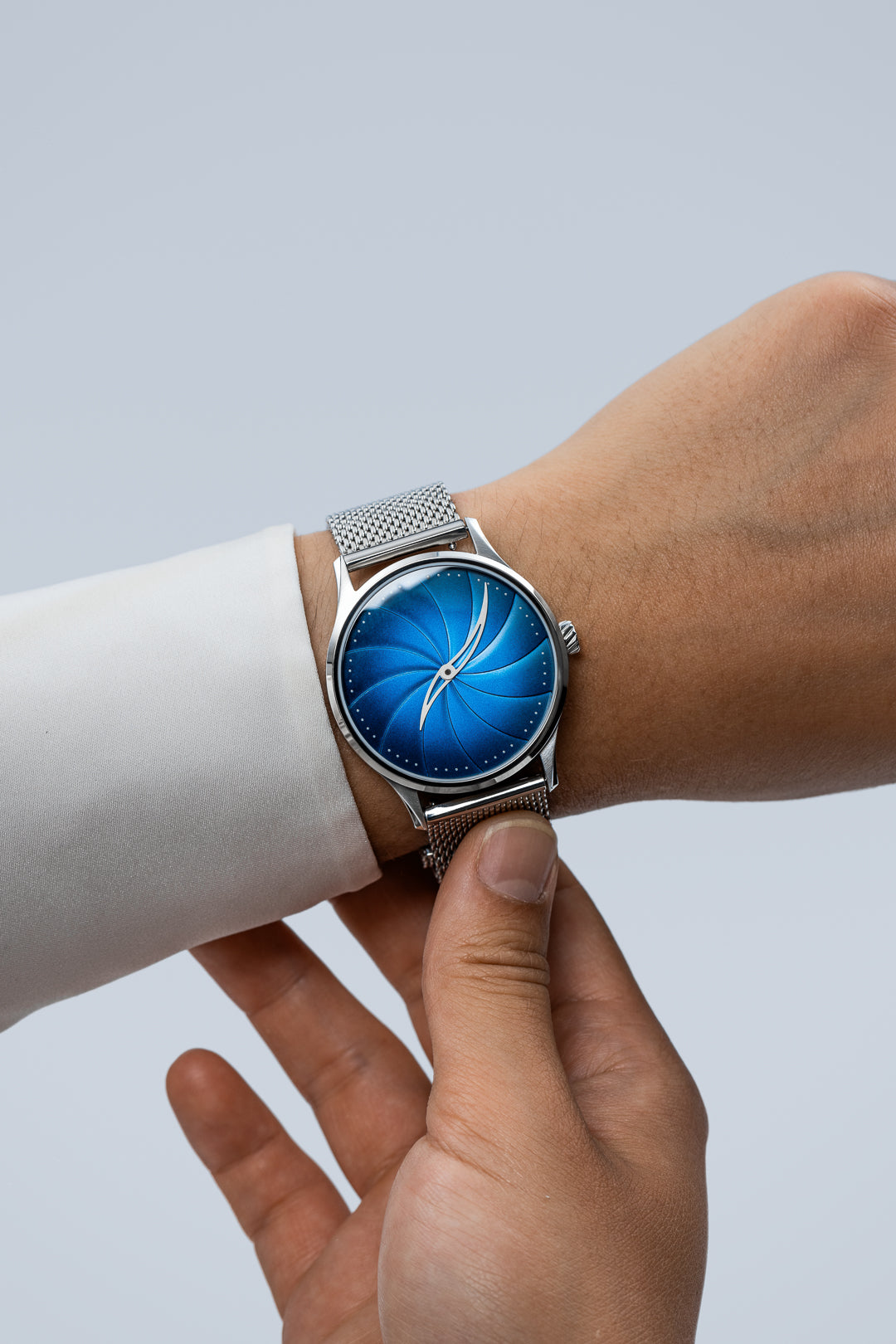 Milanese Mesh Bracelet - Preorder (Shipping March 2026)